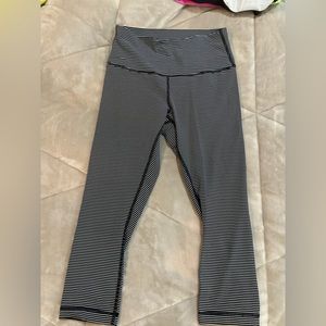 Lululemon capri yoga pants- size 8